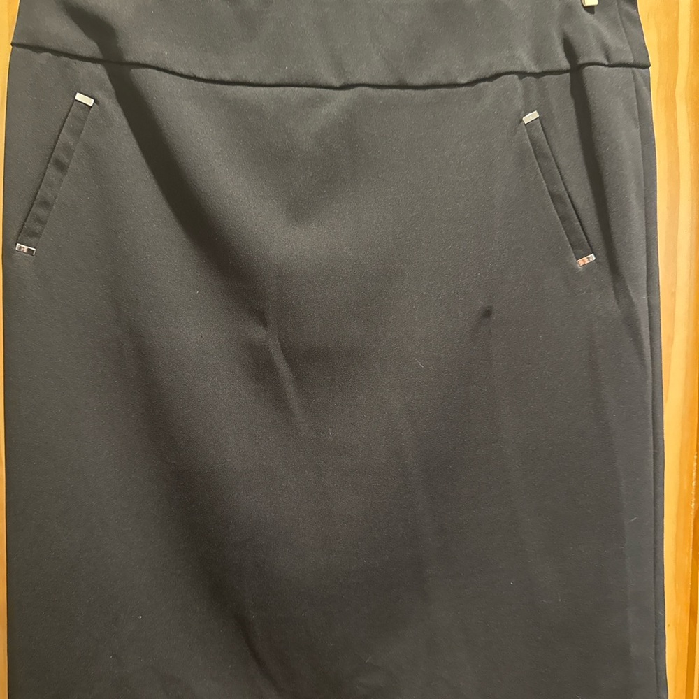 EST. 1946 Black Pencil Skirt – Size L – Classic Workwear